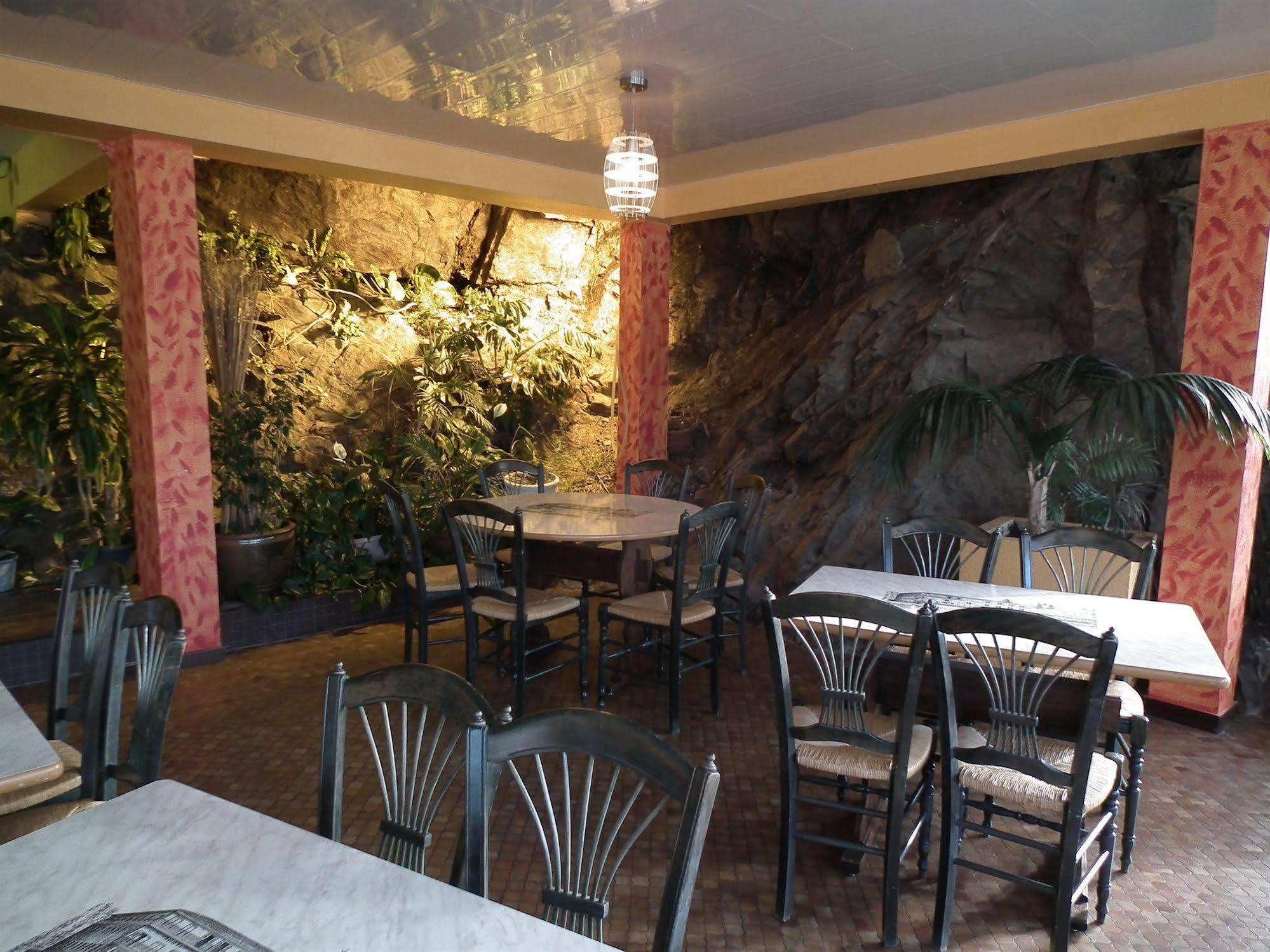 Logis Cosy - Hotel Le Moulin Neuf - شانتونيه المظهر الخارجي الصورة
